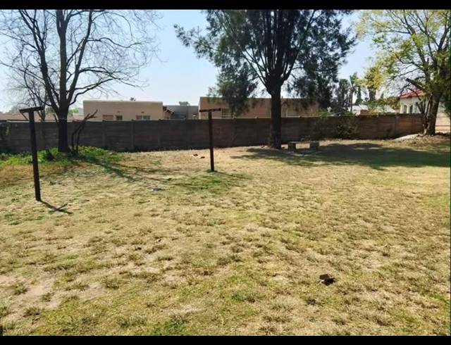 2 BEDROOM PROPERTY TO RENT IN CRYSTAL PARK